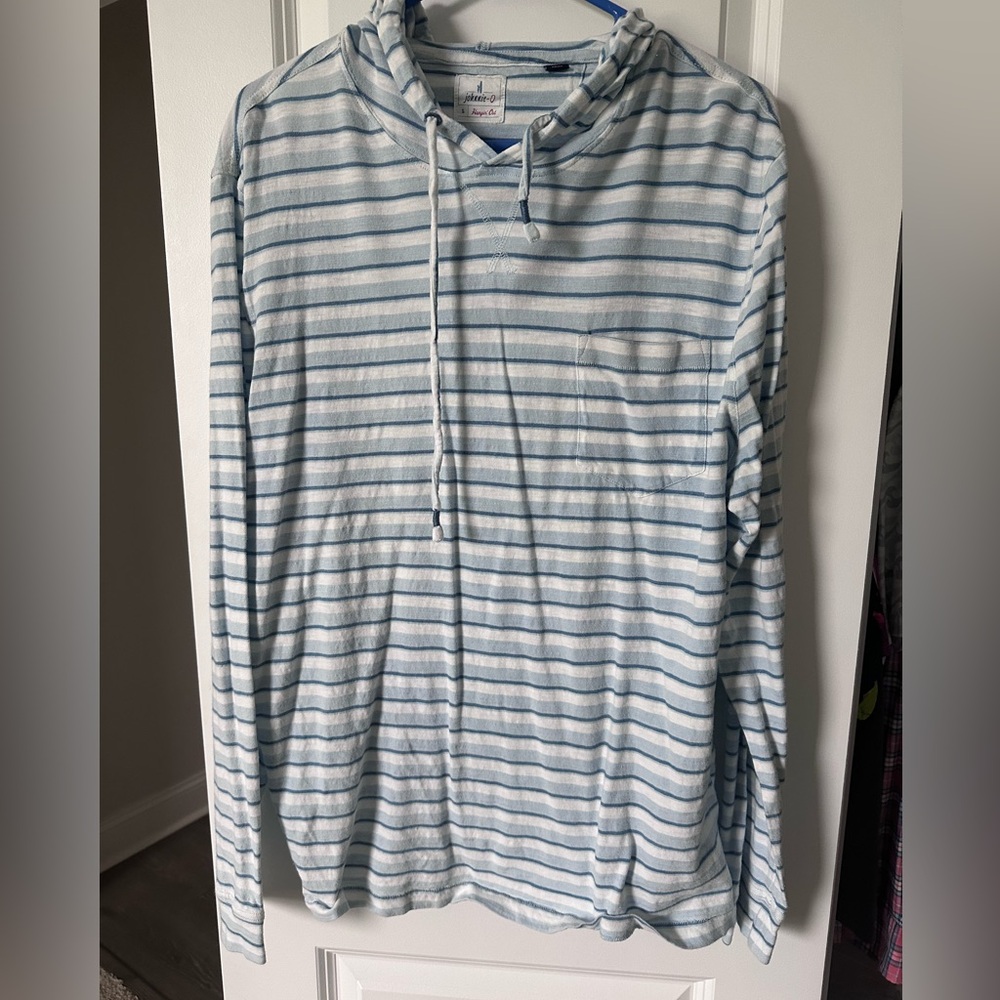Men’s Johnnie O hanging out long sleeve hoodie size large.